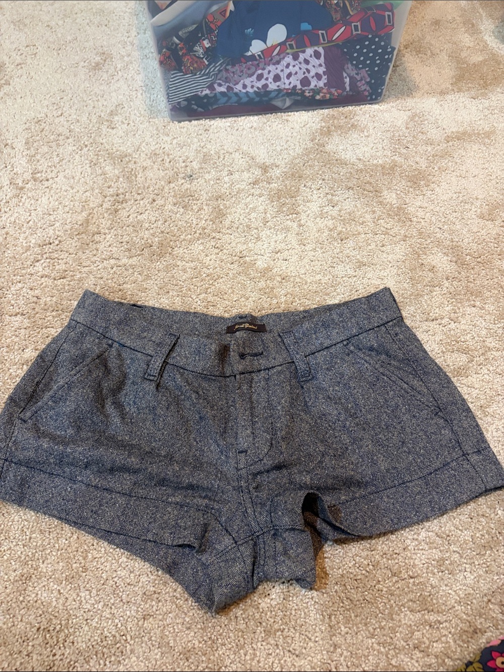 7 FOR ALL MANKIND AUTHENTIC shorts with pockets in front and back